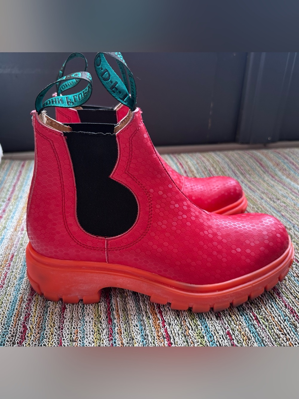 Fluevog EXCELLENT Official Jeudi pink rubberized vegan leather Chelsea boot -7 - Picture 3 of 16